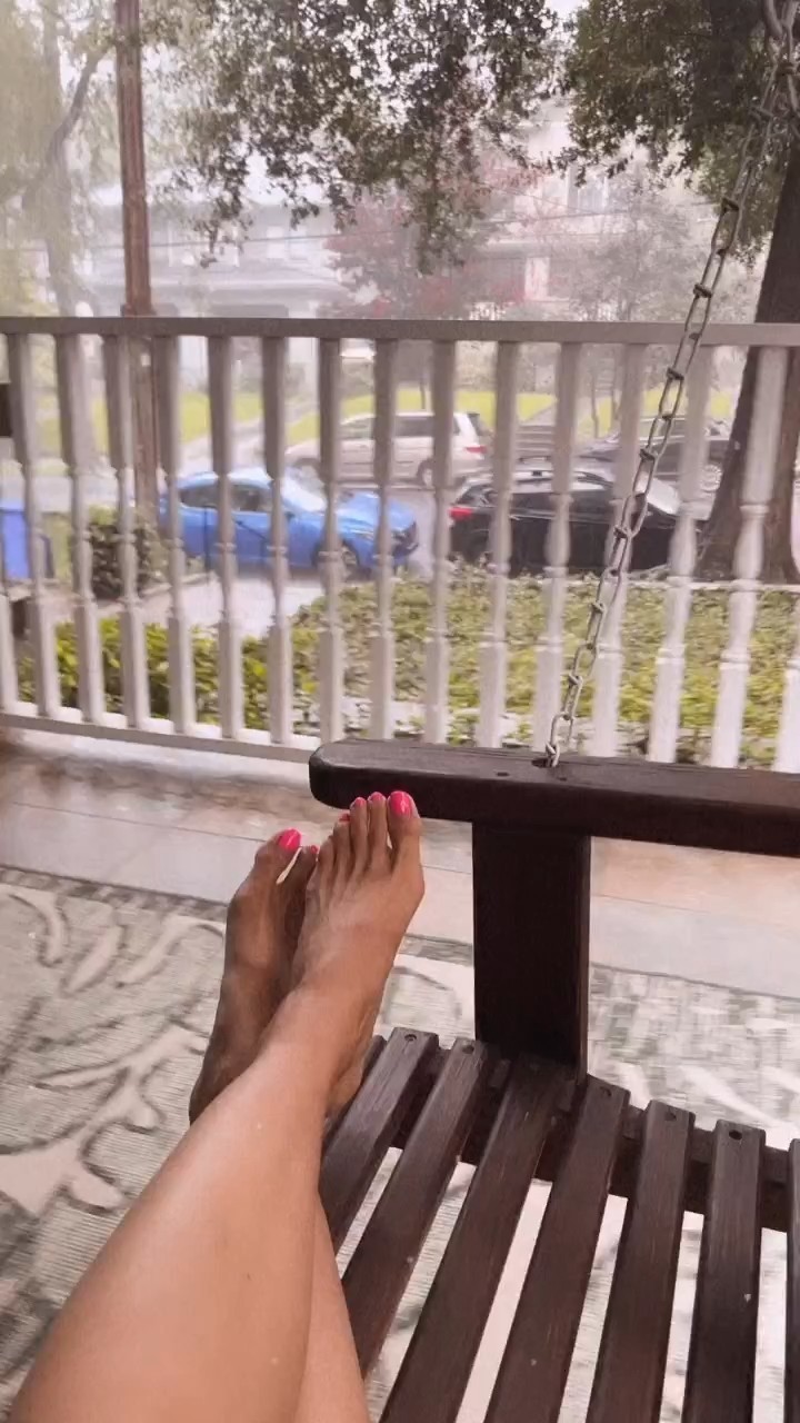 Nadine Velazquez Feet